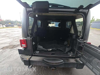 2016 Jeep Wrangler Unlimited Sport - miniatura 11