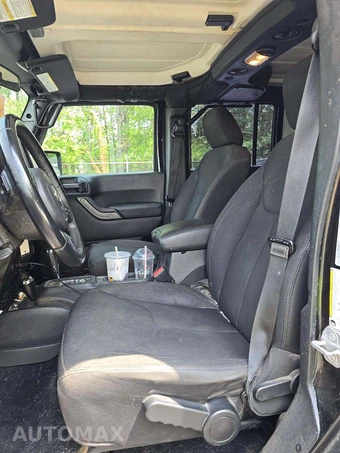 2016 Jeep Wrangler Unlimited Sport - miniatura 6