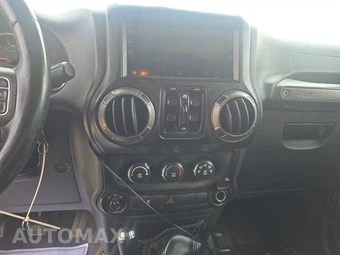 2016 Jeep Wrangler Unlimited Sport - miniatura 11