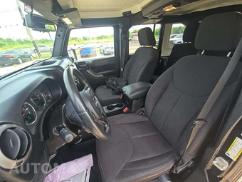2016 Jeep Wrangler Unlimited Sport - miniatura 3