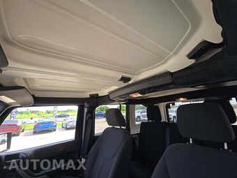 2016 Jeep Wrangler Unlimited Sport - miniatura 8