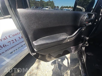 2016 Jeep Wrangler Unlimited Sport - miniatura 9