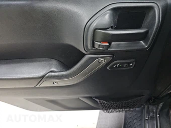2016 Jeep Wrangler Unlimited Sport - miniatura 9
