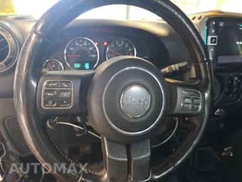 2016 Jeep Wrangler Unlimited Sport - miniatura 10