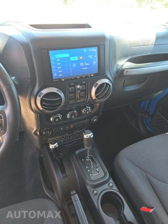 2016 Jeep Wrangler Unlimited Sport - miniatura 10