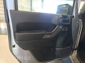 2016 Jeep Wrangler Unlimited Sport - miniatura 9