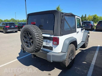 2016 Jeep Wrangler Willys Wheeler Edition - miniatura 3