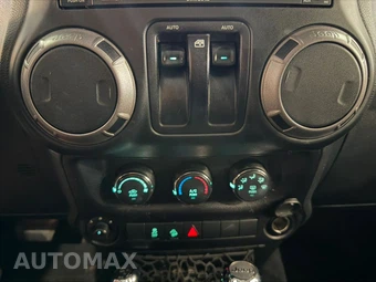 2016 Jeep Wrangler Willys Wheeler Edition - miniatura 15