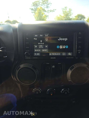 2016 Jeep Wrangler Willys Wheeler Edition - miniatura 10