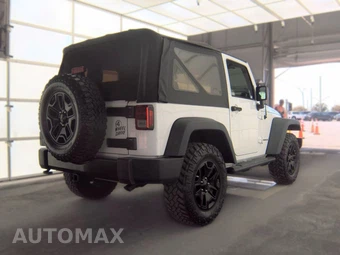 2016 Jeep Wrangler Willys Wheeler Edition - miniatura 4