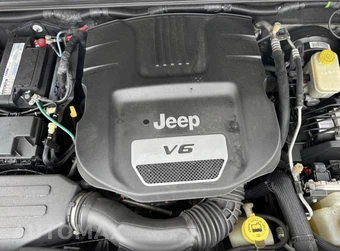 2016 Jeep Wrangler Willys Wheeler Edition - miniatura 18