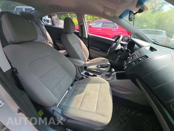 2016 Kia Forte LX Sedan – miniatura 18