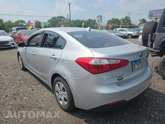 2016 Kia Forte LX Sedan – miniatura 2