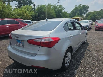 2016 Kia Forte LX Sedan – miniatura 3