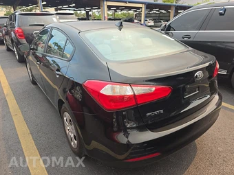 2016 Kia Forte LX Sedan – miniatura 6