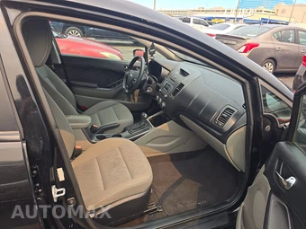 2016 Kia Forte LX Sedan – miniatura 8