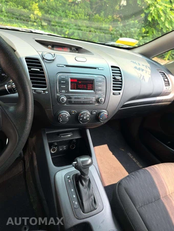 2016 Kia Forte LX Sedan – miniatura 10