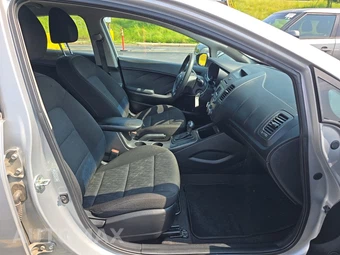 2016 Kia Forte LX Sedan – miniatura 14