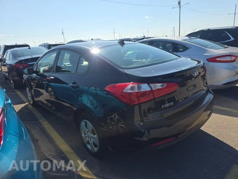 2016 Kia Forte LX Sedan - miniatura 6