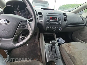 2016 Kia Forte LX Sedan – miniatura 11