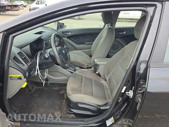 2016 Kia Forte LX Sedan – miniatura 7