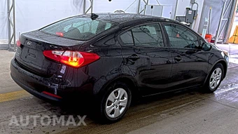 2016 Kia Forte LX Sedan - miniatura 4