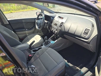2016 Kia Forte LX Sedan - miniatura 8