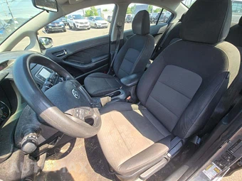 2016 Kia Forte LX Sedan – miniatura 6