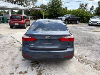 2016 Kia Forte LX Sedan - miniatura 4