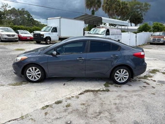 2016 Kia Forte LX Sedan - miniatura 5