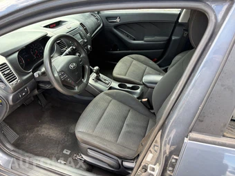 2016 Kia Forte LX Sedan - miniatura 6
