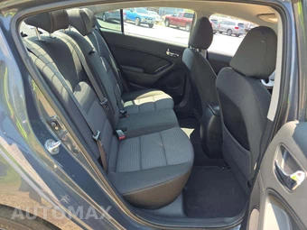 2016 Kia Forte LX Sedan – miniatura 13