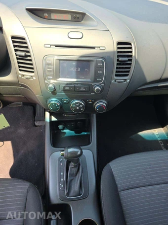 2016 Kia Forte LX Sedan – miniatura 7