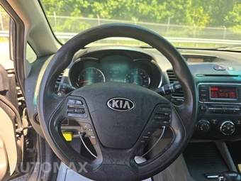 2016 Kia Forte LX Sedan – miniatura 10