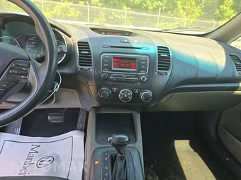 2016 Kia Forte LX Sedan – miniatura 11