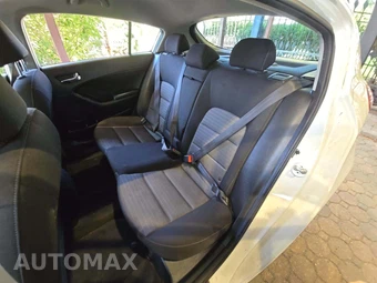 2016 Kia Forte5 LX Hatchback – miniatura 13