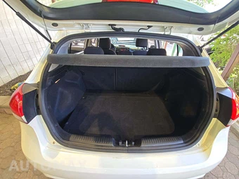 2016 Kia Forte5 LX Hatchback – miniatura 14