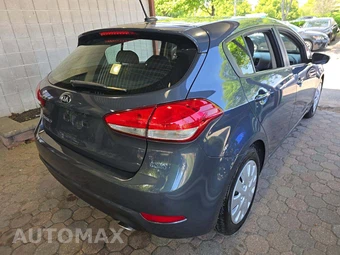 2016 Kia Forte5 LX Hatchback – miniatura 3
