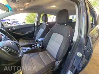 2016 Kia Forte5 LX Hatchback – miniatura 6