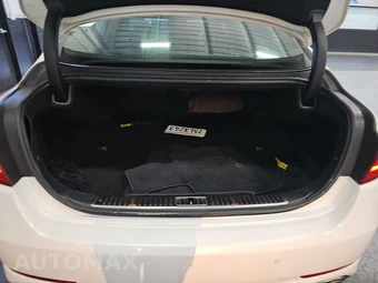 2016 Kia K900 Premium - miniatura 16