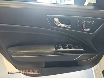 2016 Kia K900 Premium - miniatura 9