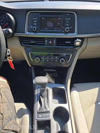 2016 Kia Optima LX – miniatura 10