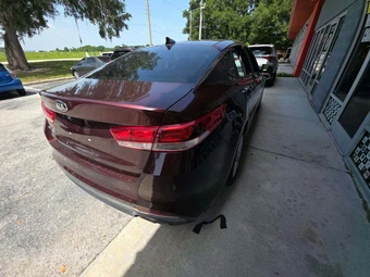 2016 Kia Optima LX – miniatura 3