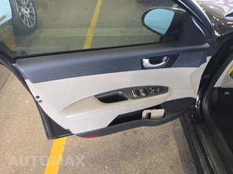 2016 Kia Optima LX – miniatura 9