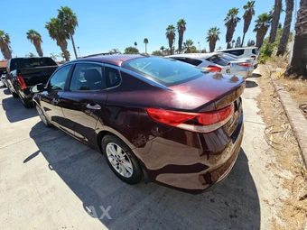 2016 Kia Optima LX - miniatura 6