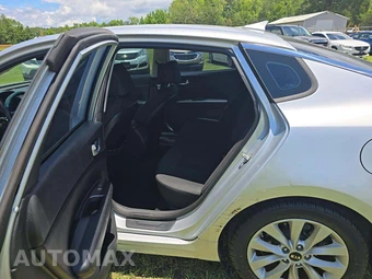 2016 Kia Optima LX – miniatura 10