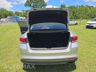 2016 Kia Optima LX – miniatura 11
