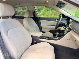 2016 Kia Optima LX – miniatura 10