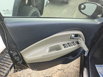 2016 Kia Rio 5-Door EX Hatchback - miniatura 9