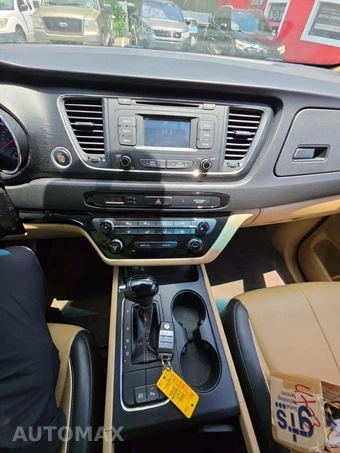 2016 Kia Sedona LX 120.5" WB – miniatura 10